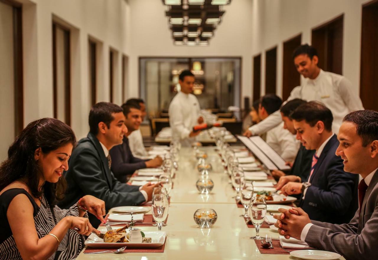 Trident Agra Ξενοδοχείο Agra  Εξωτερικό φωτογραφία A private dinner at the Taj Mahal Palace, Mumbai