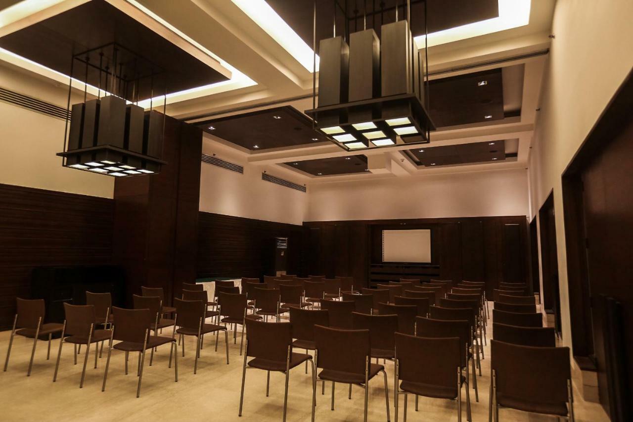 Trident Agra Ξενοδοχείο Agra  Εξωτερικό φωτογραφία The interior of the main conference room