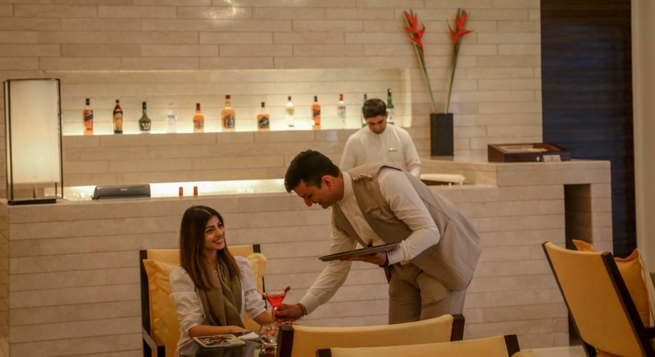 Trident Agra Ξενοδοχείο Agra  Εξωτερικό φωτογραφία A restaurant in India