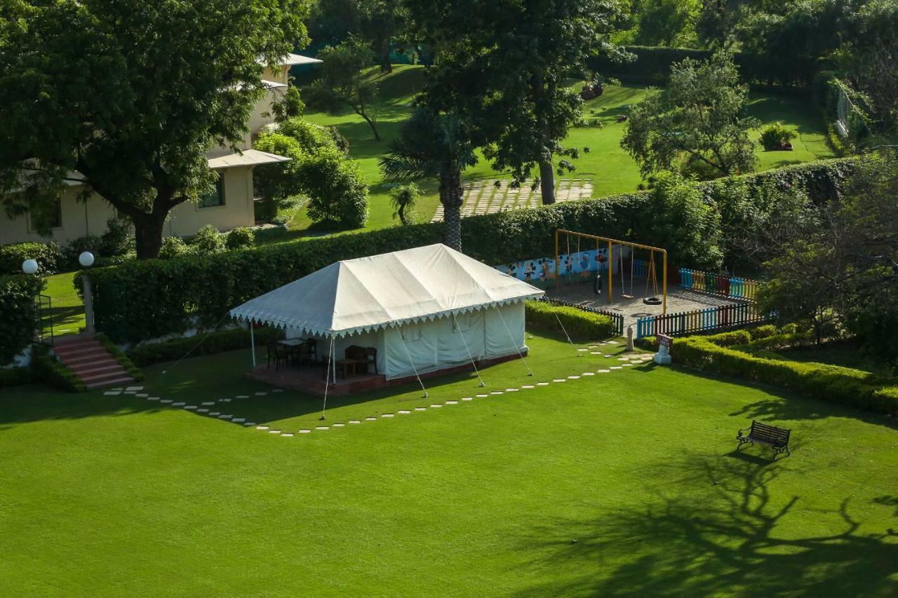 Trident Agra Ξενοδοχείο Agra  Εξωτερικό φωτογραφία The lawns of the Taj Bengal
