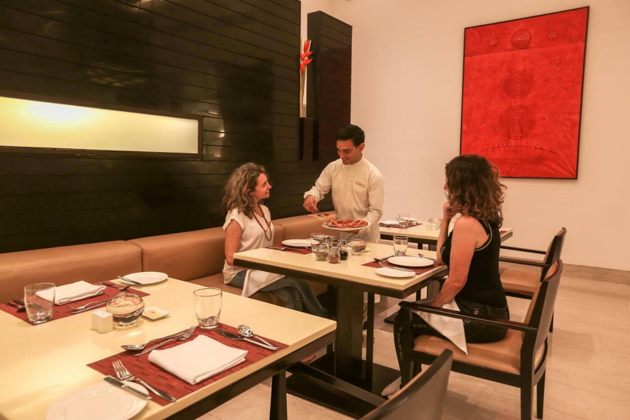 Trident Agra Ξενοδοχείο Agra  Εξωτερικό φωτογραφία A restaurant in India