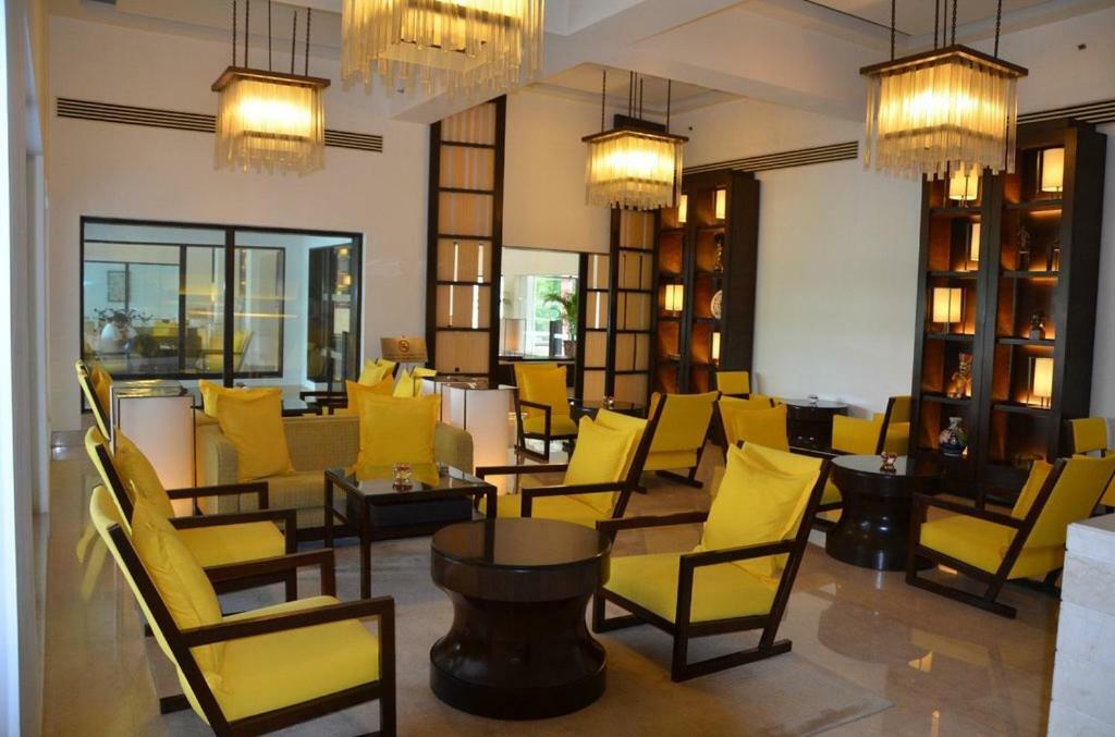 Trident Agra Ξενοδοχείο Agra  Εξωτερικό φωτογραφία The lounge at the airport